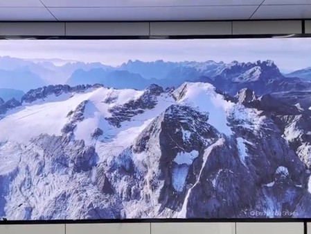 孝感**企業(yè)  BOE  室內(nèi)全彩P2.5安裝調試完成    尺寸：4.8*2.56m   像素點：1920*1024